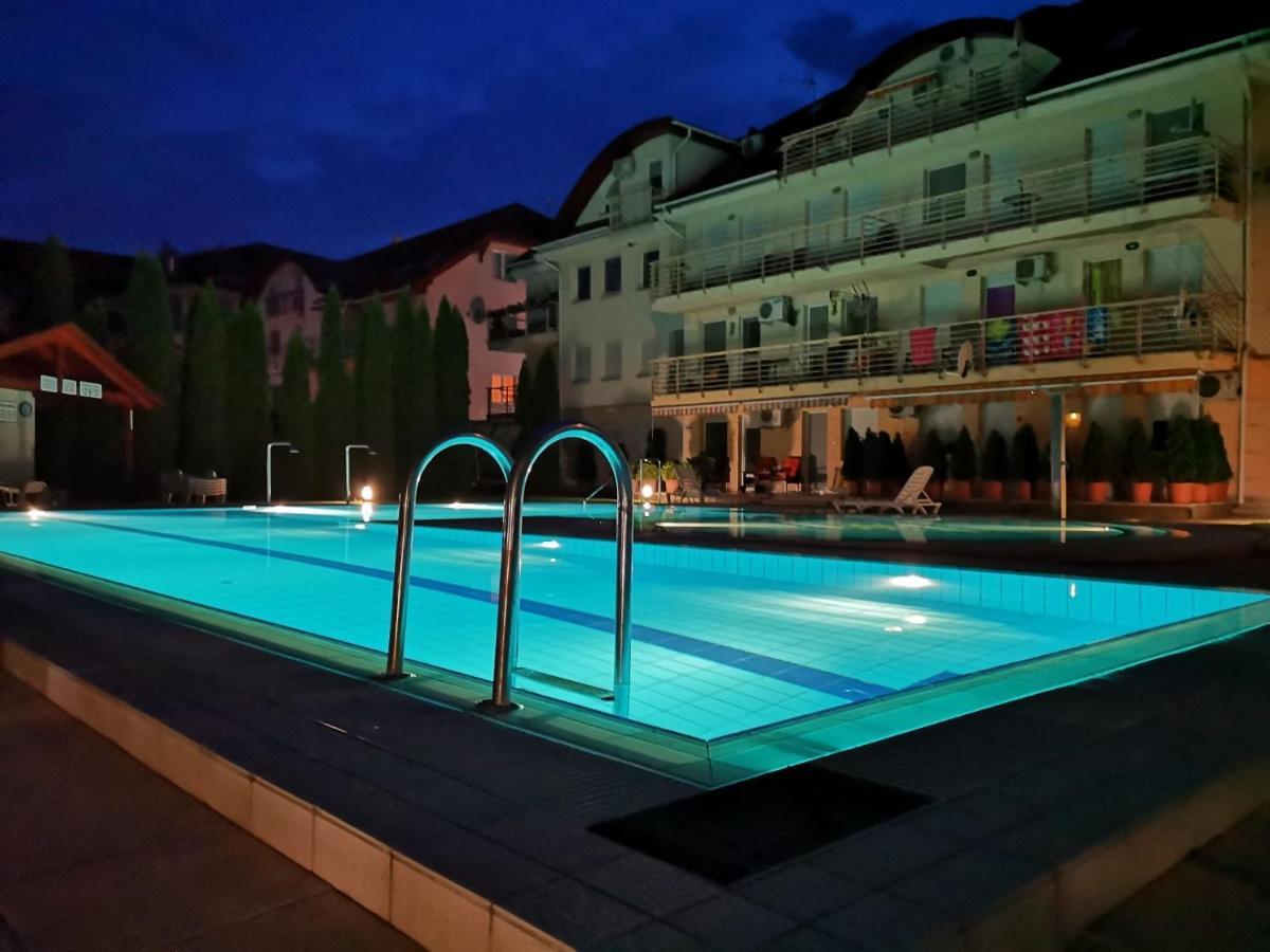 Oazis Wellness Apartman2 Hajdúszoboszló Extérieur photo